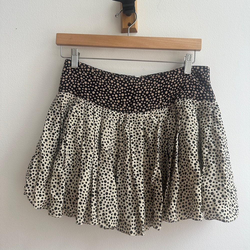 Polka dots mini skirt size 6 100 % silk OTTE